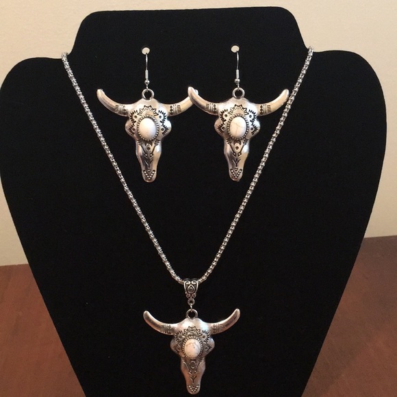 Jewelry - Bull Head Western Ivory Necklace & Earring Set